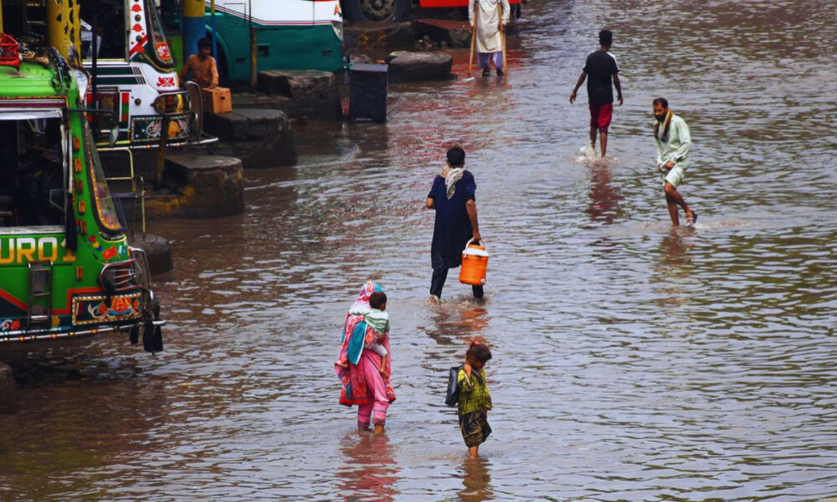 Heavy rain and floods kill 98 in Pakistan since June 26