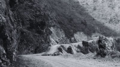 Landslide blocks Baglung