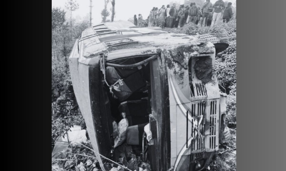 Bus accident in Sankhuwasabha injures 14, driver on the run