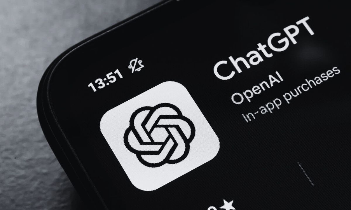 Use of ChatGPT drops in businesses for the first time since 2022