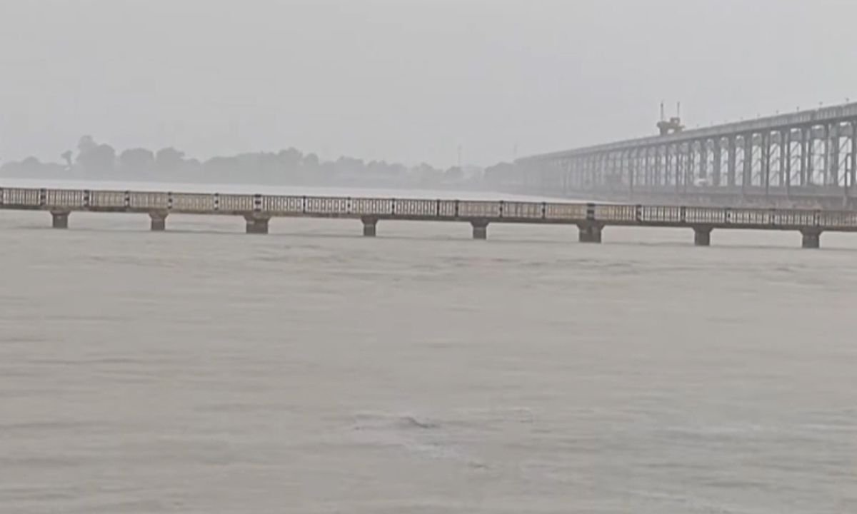 Water flow rises at Koshi Barrage