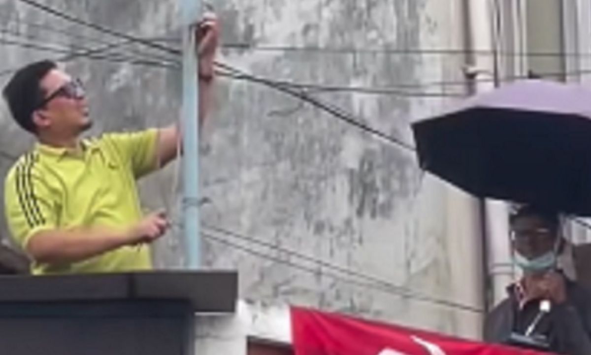 Maoist Centre reinstates party flag at Parisdanda office